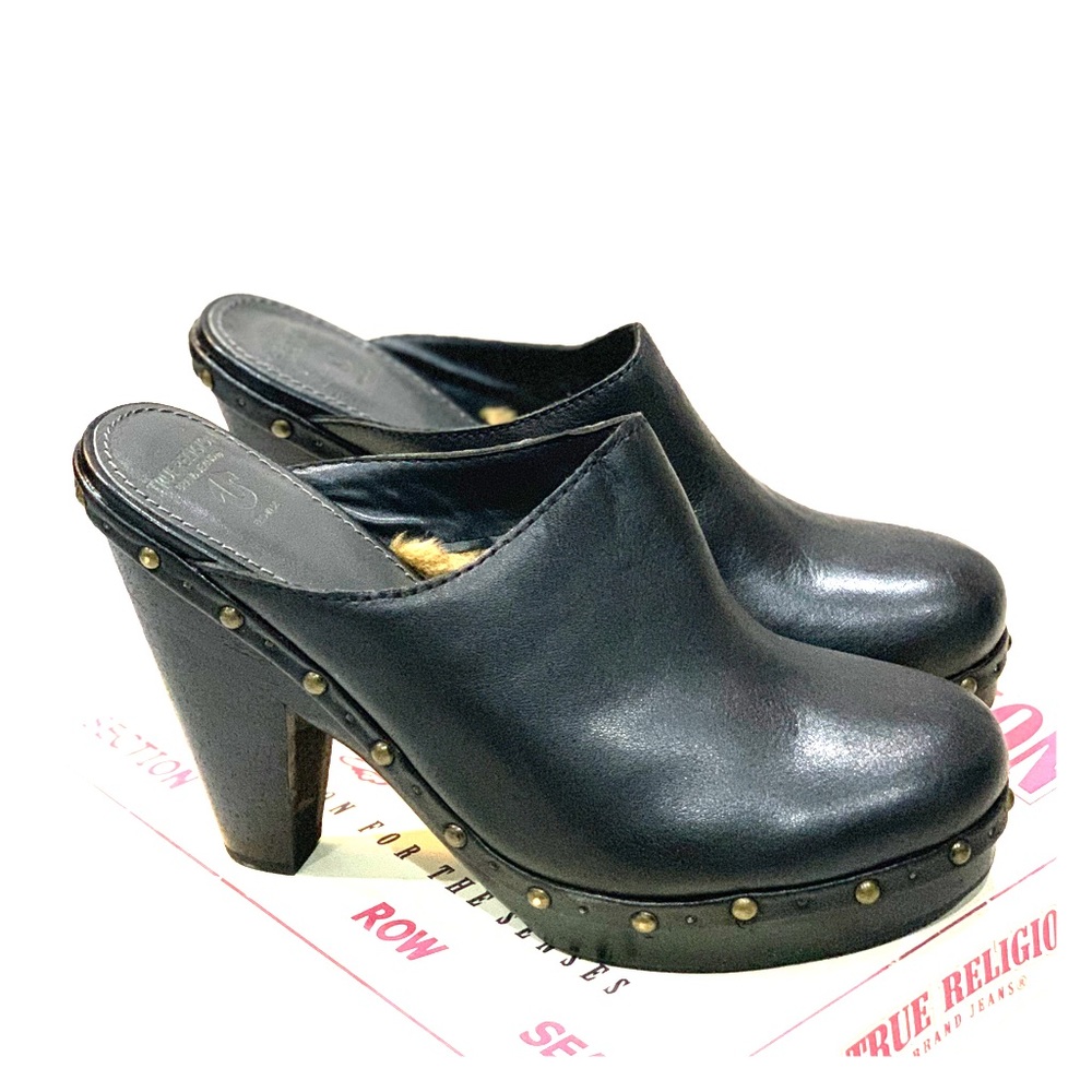 True Religion Clogs (NWOT) 9.5